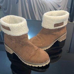 Brown Tan Heeled Boots Rubber Soles